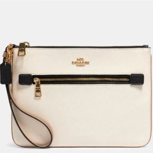 **Like New** Coach wristlet pouch bag